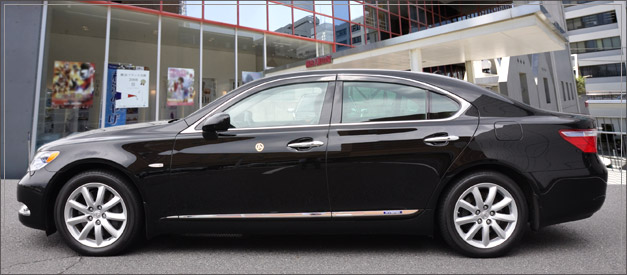 LEXUS LS600h
